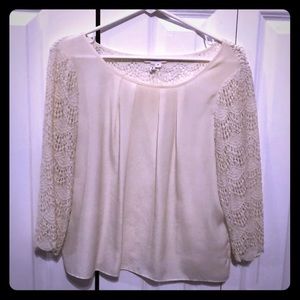 White quarter sleeve shirt